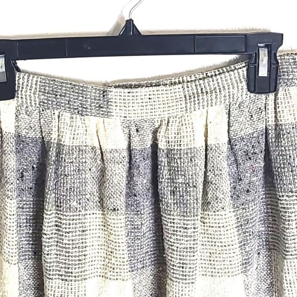 Gray & Beige Plaid Wool Skirt, Size 16 - Picture 2 of 6
